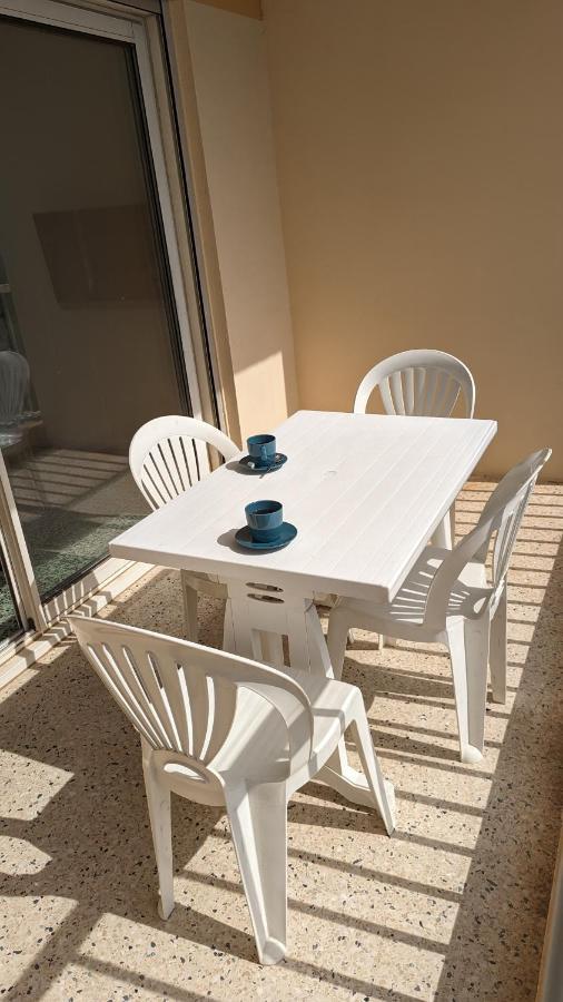 Studio Climatise Avec Coin Nuit 150M De La Plage Le Lavandou Exteriér fotografie