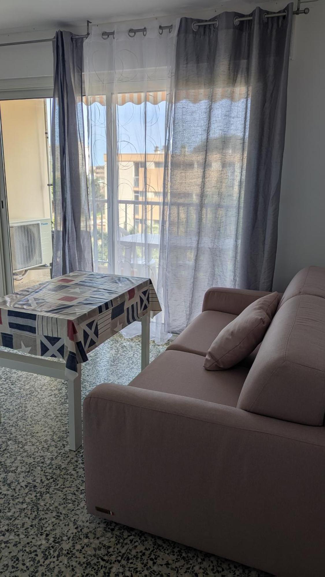 Studio Climatise Avec Coin Nuit 150M De La Plage Le Lavandou Exteriér fotografie